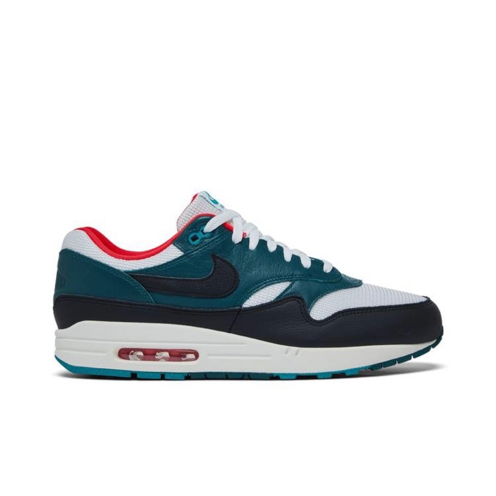 Nike Air Max 1 x LeBron James x Liverpool F.C. 'Third Kit'